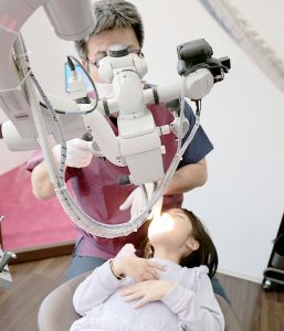 診療中も患者さんの動きをよく観察して痛みを察知